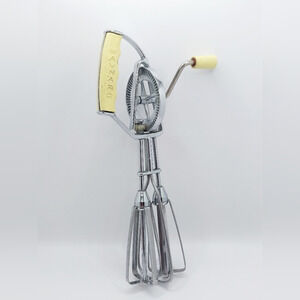 Vintage 1950s Maynard Hand Mixer‎